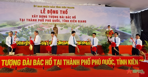 Thường trực Ban Bí thư Võ Văn Thưởng dự lễ động thổ xây dựng Tượng đài Bác Hồ tại Phú Quốc